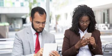 Guest Blogging vs Paid Advertising: How to Choose the Right Growth Strategy